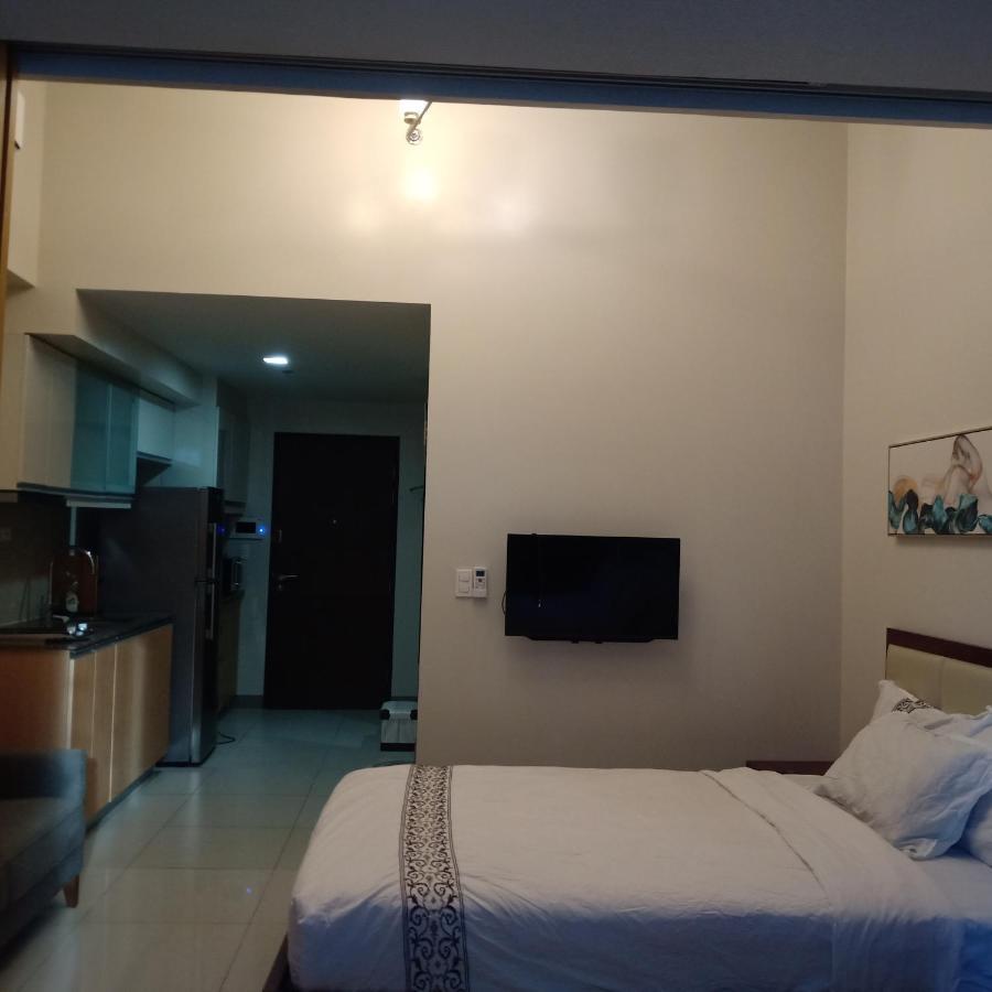 One Uptown Opposite Of Grandhyatt Hotel Manila Taguig City Экстерьер фото