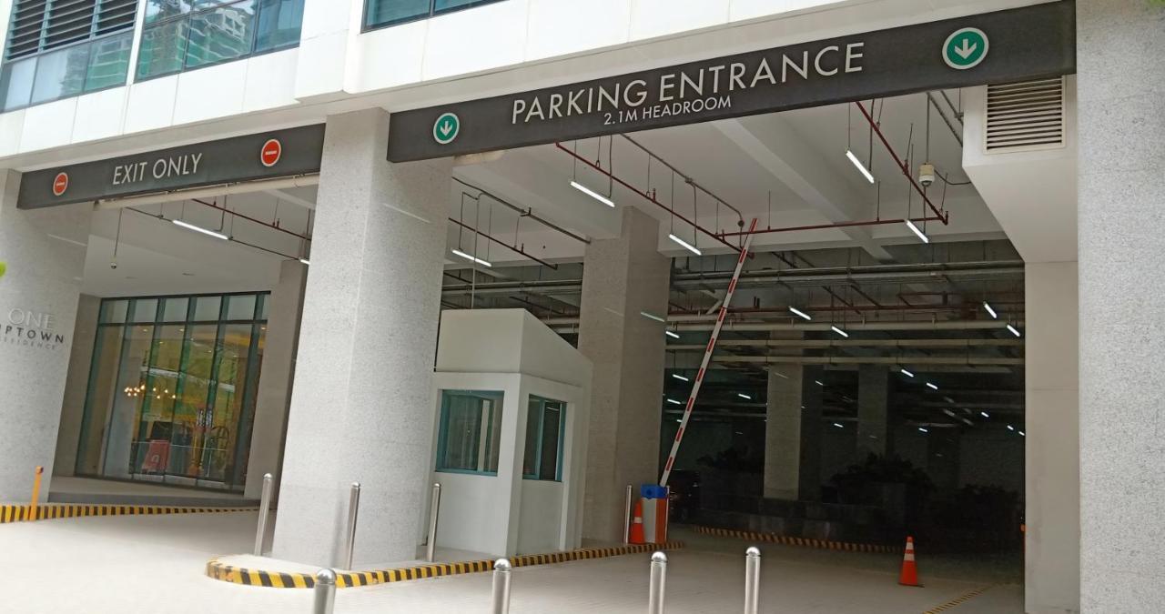 One Uptown Opposite Of Grandhyatt Hotel Manila Taguig City Экстерьер фото