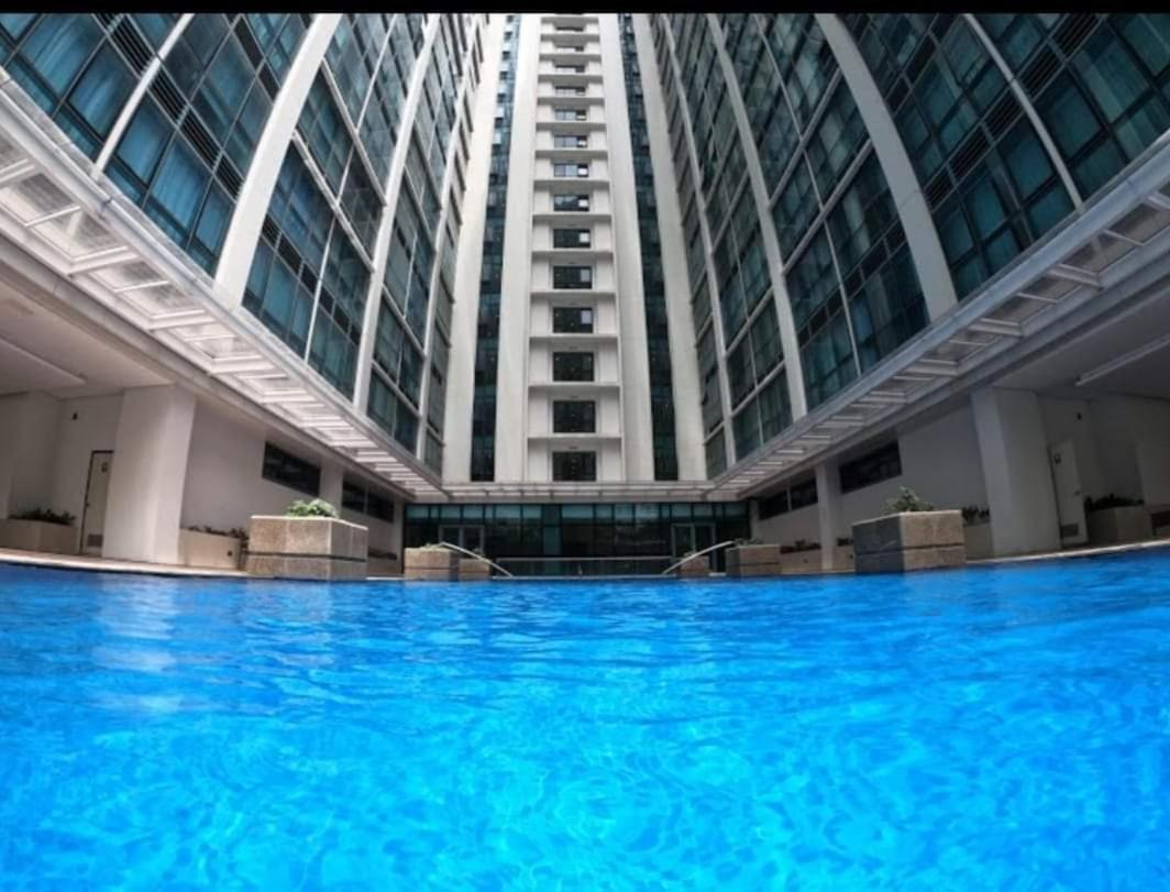 One Uptown Opposite Of Grandhyatt Hotel Manila Taguig City Номер фото